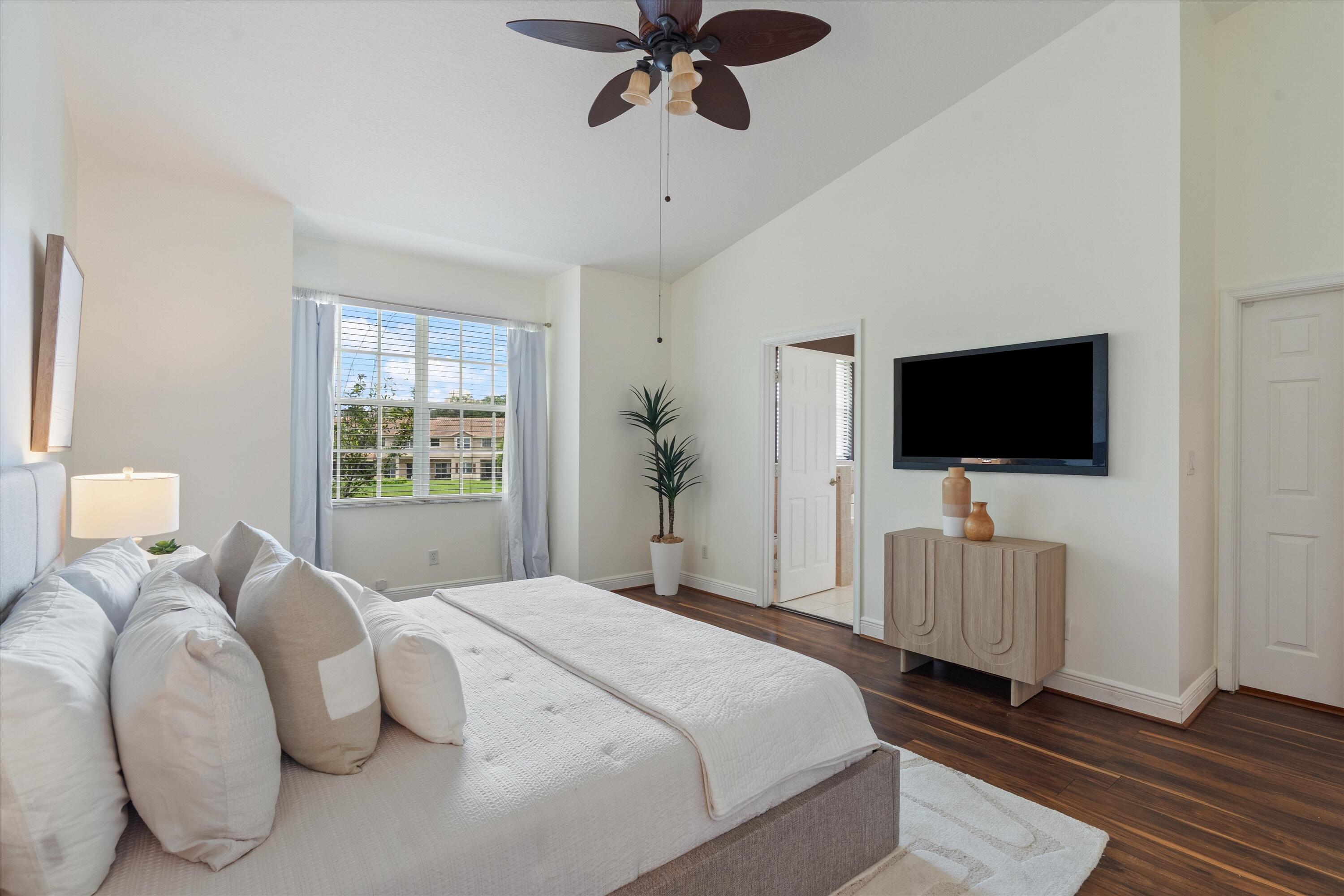 3505 Lakeside Drive