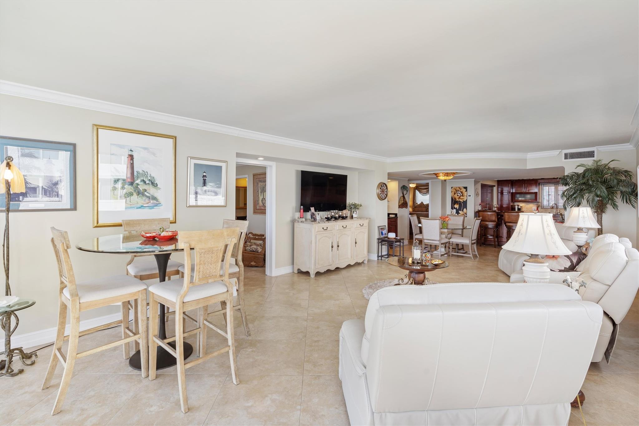 301 LAKE SHORE Drive 501