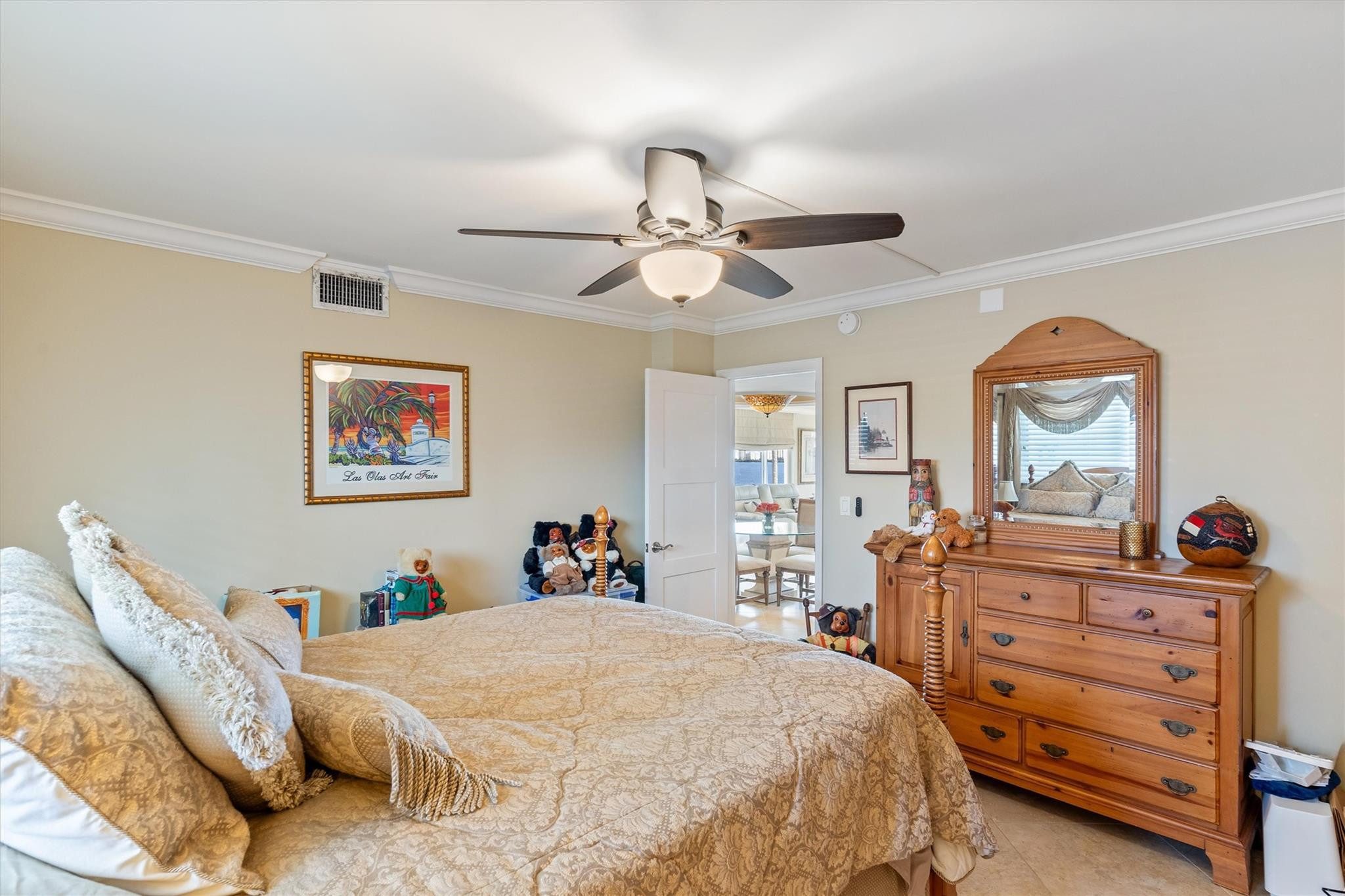 301 LAKE SHORE Drive 501