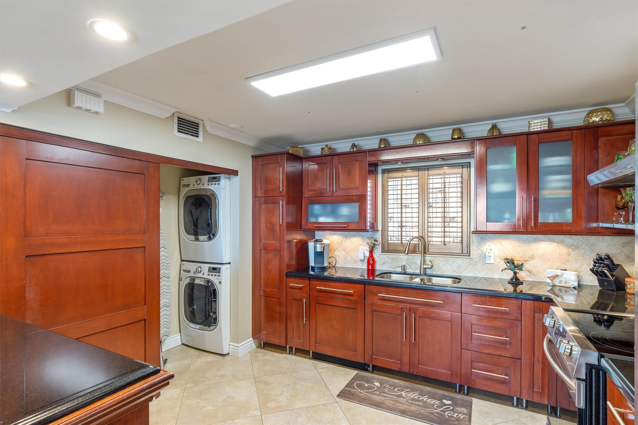 301 LAKE SHORE Drive 501