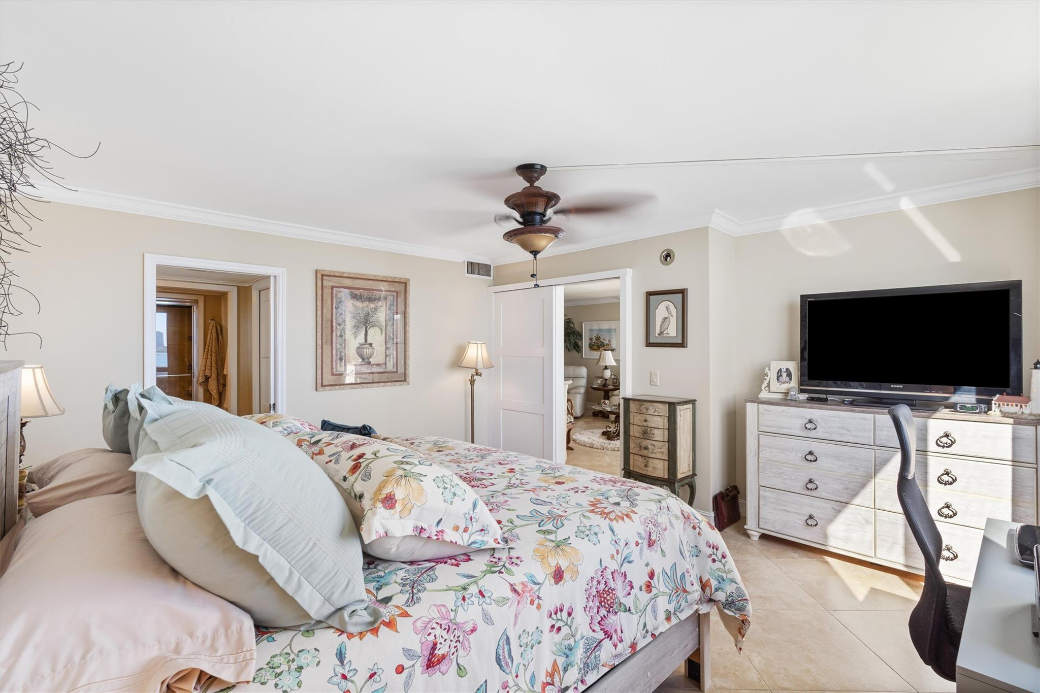 301 LAKE SHORE Drive 501