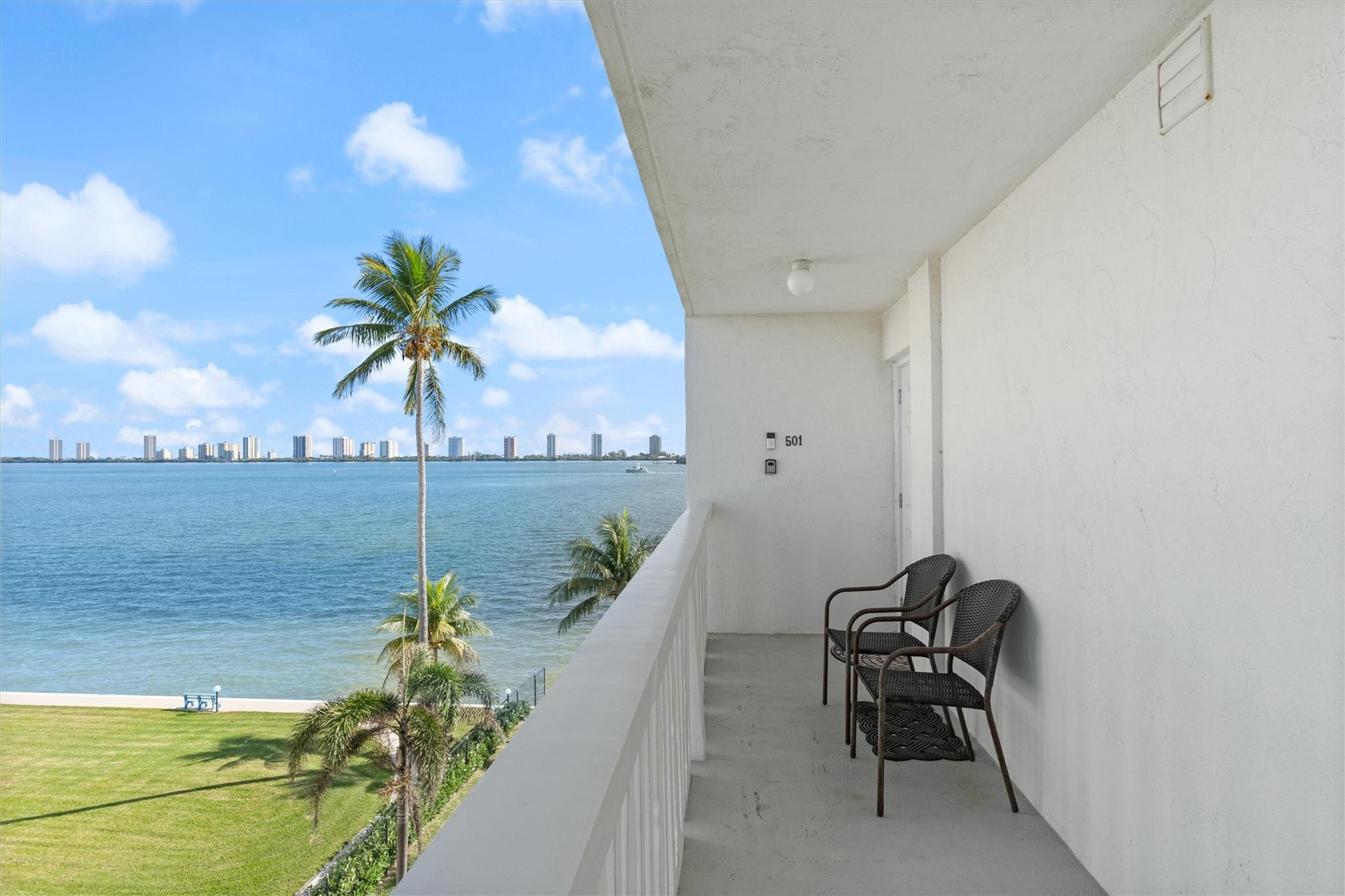 301 LAKE SHORE Drive 501