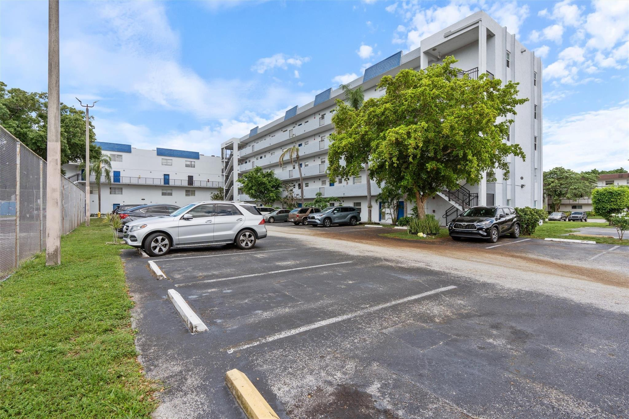 7521 NW 16th St 4510