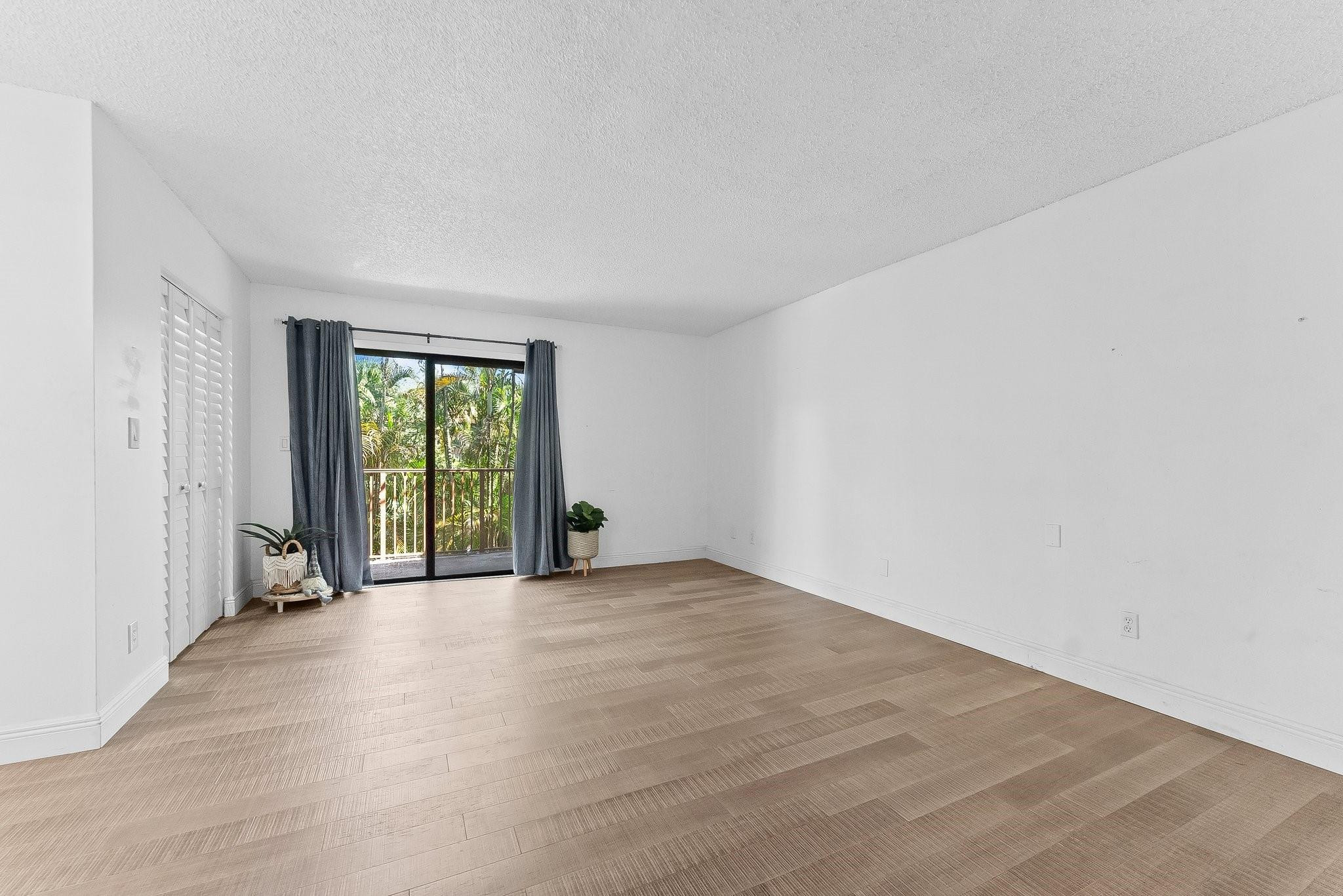 51 Madrid Ln 2-14
