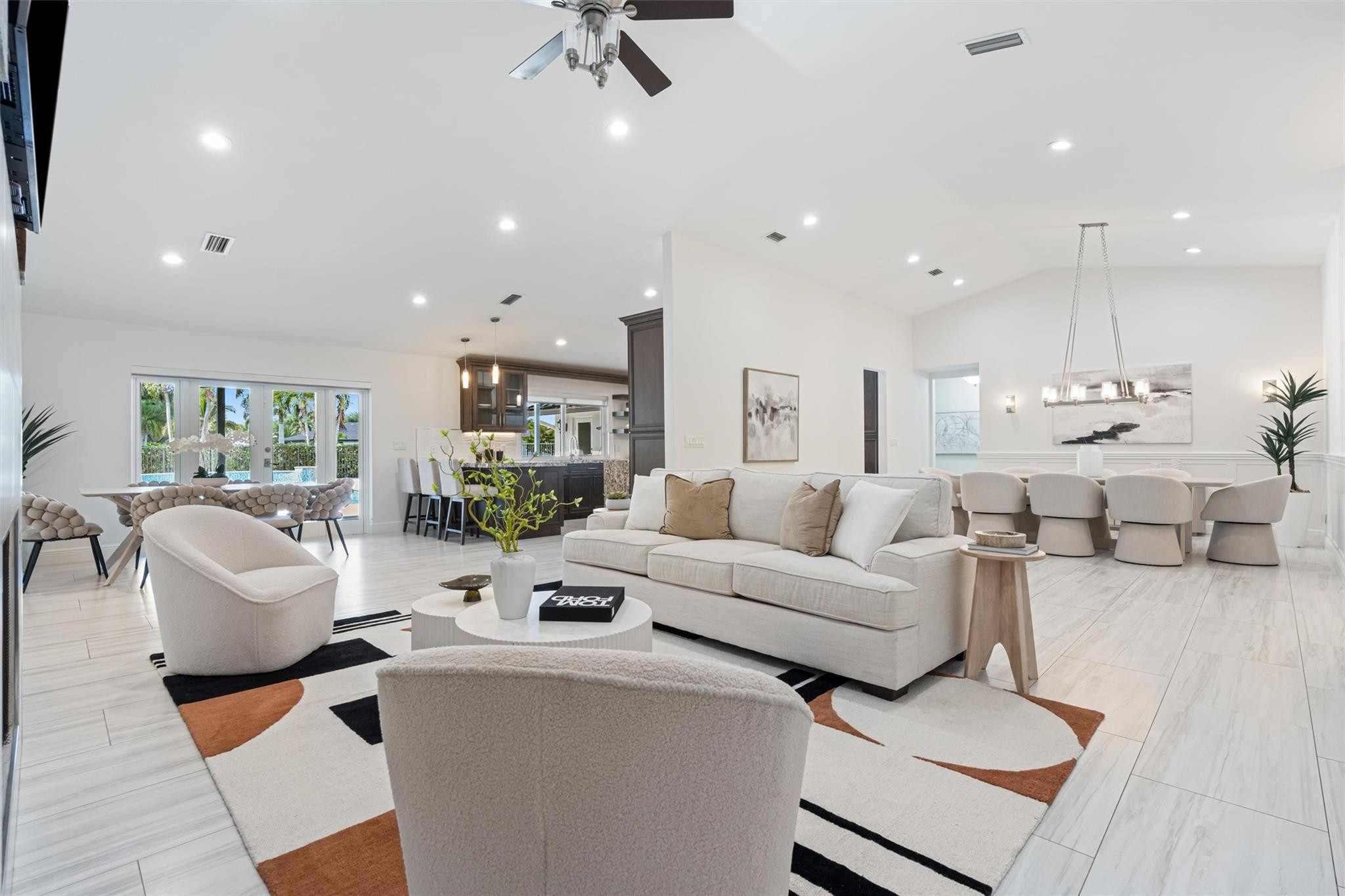 11914 Green Oak Dr