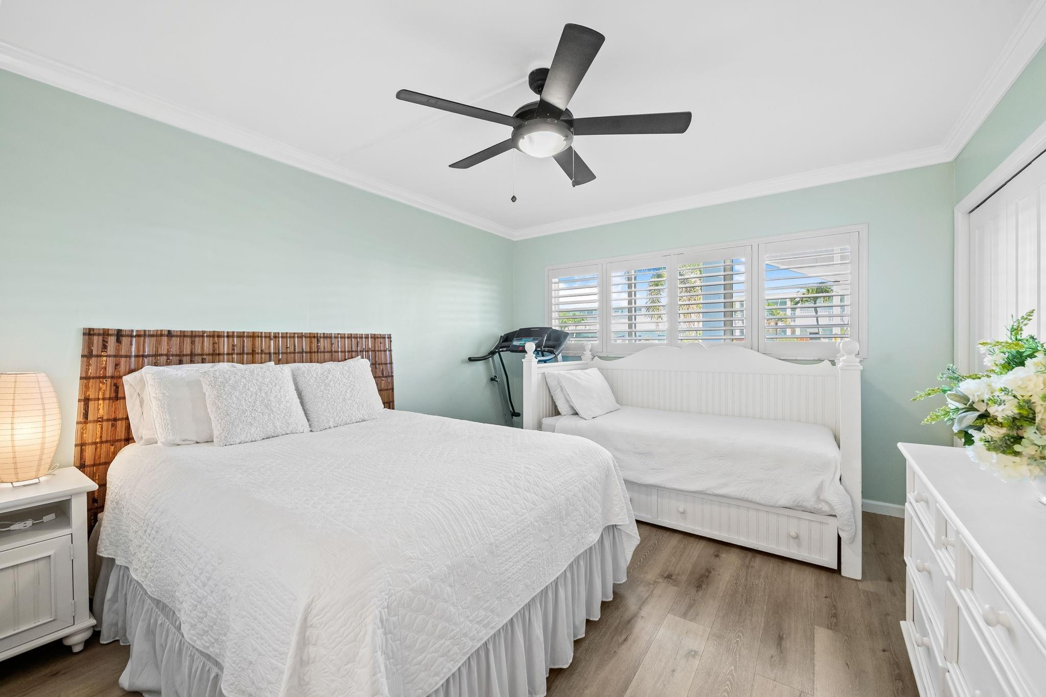 2400 NE 36th Street 3
