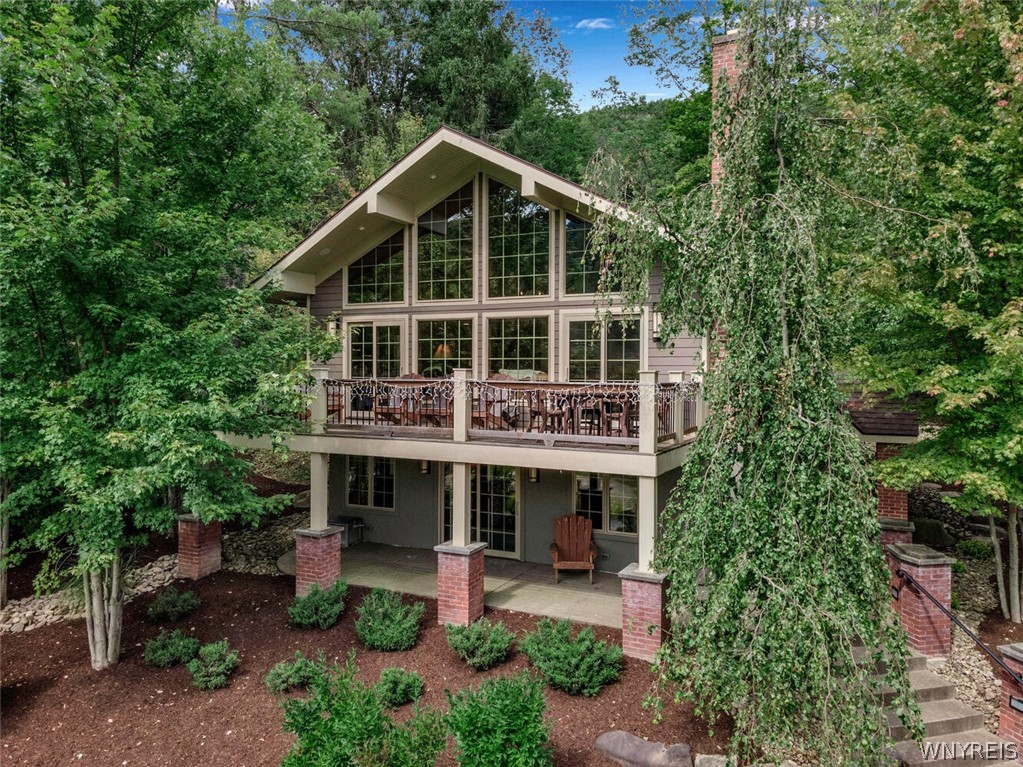 6758 Holiday Valley Road
