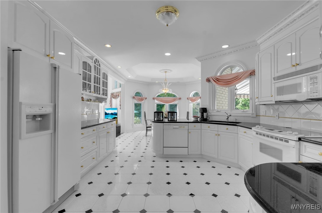 7 Woodcrest Drive