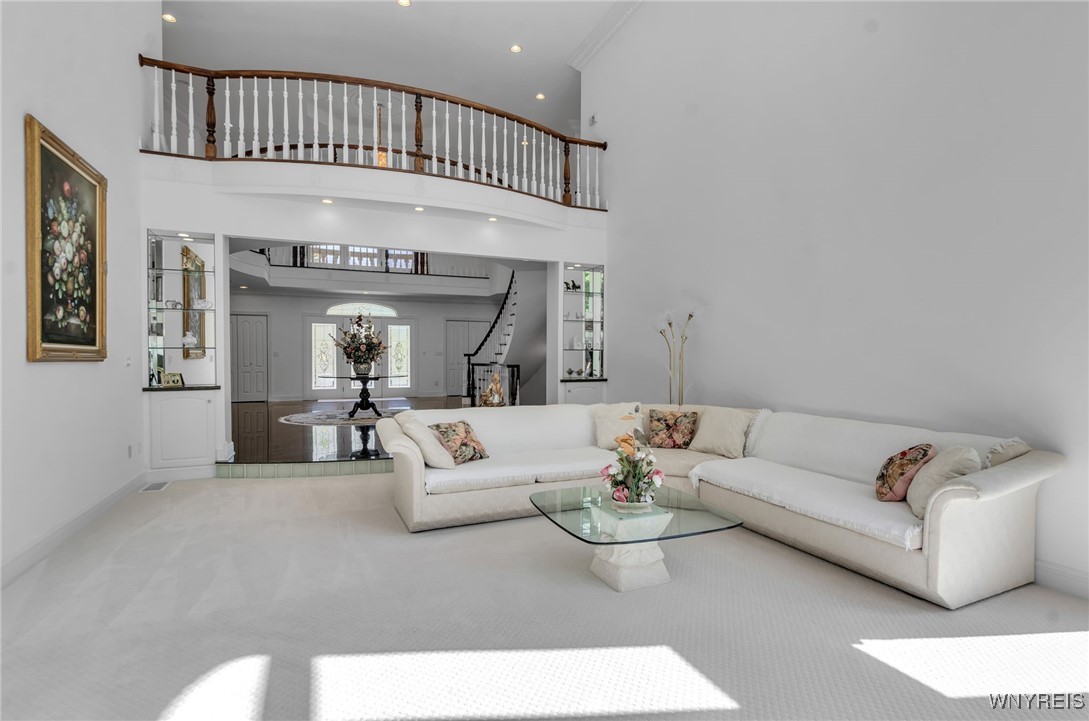 7 Woodcrest Drive