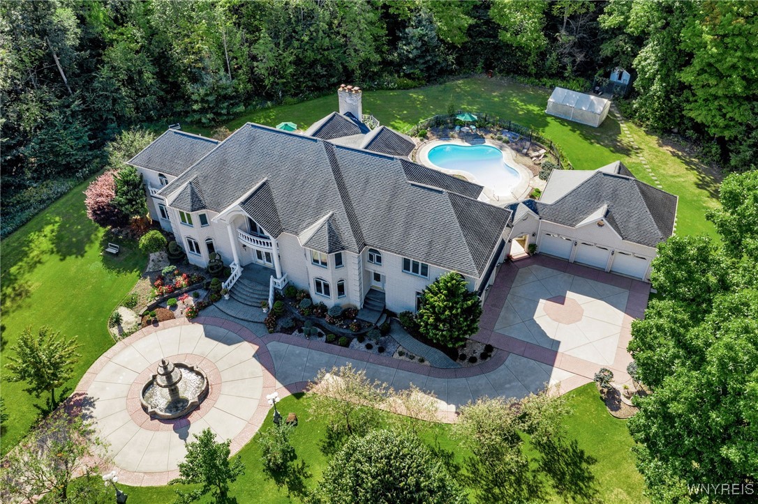 7 Woodcrest Drive
