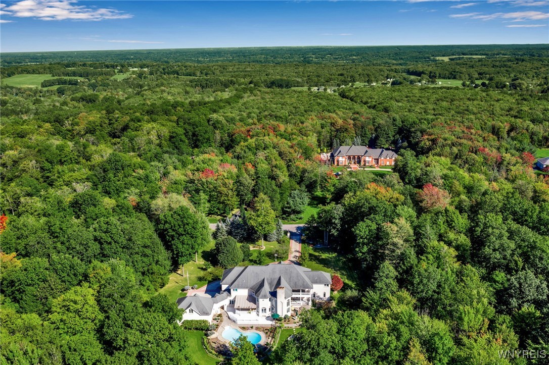 7 Woodcrest Drive