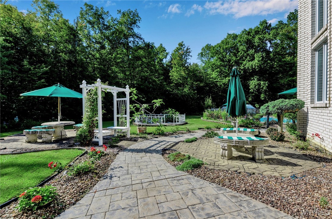 7 Woodcrest Drive