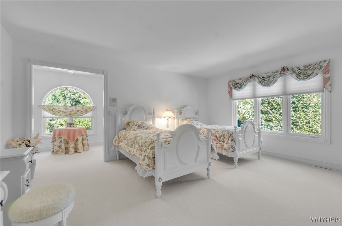 7 Woodcrest Drive