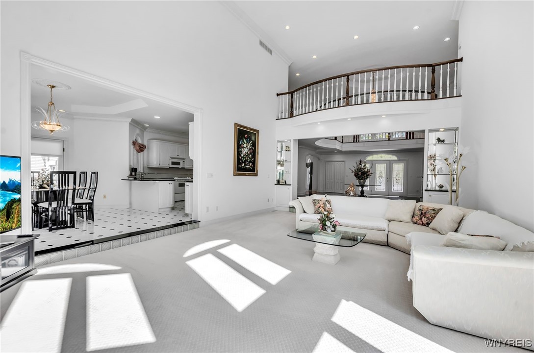 7 Woodcrest Drive