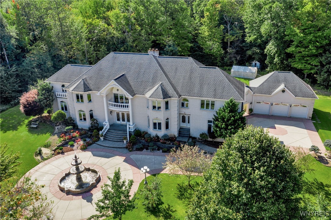 7 Woodcrest Drive