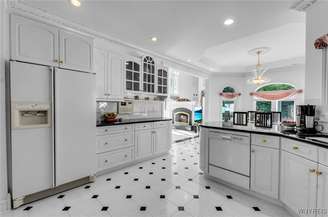 7 Woodcrest Drive
