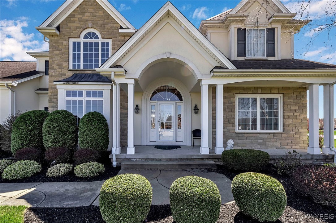 7247 Edgewater Circle