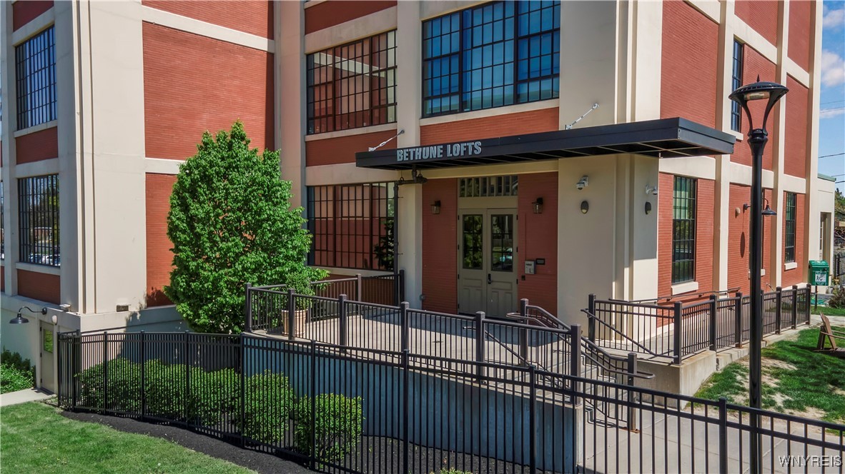 2917 Main Street G09