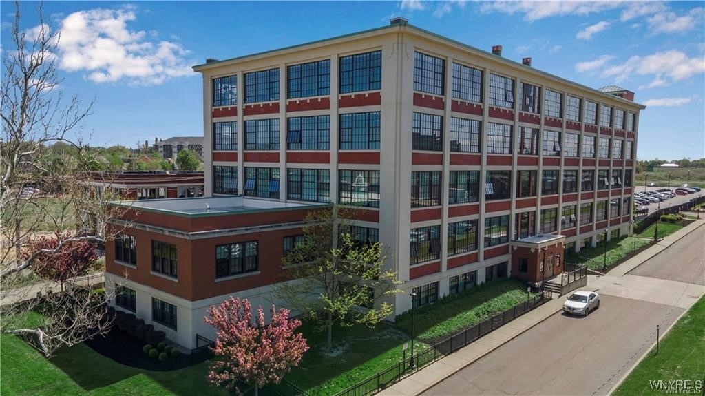 2917 Main Street G09