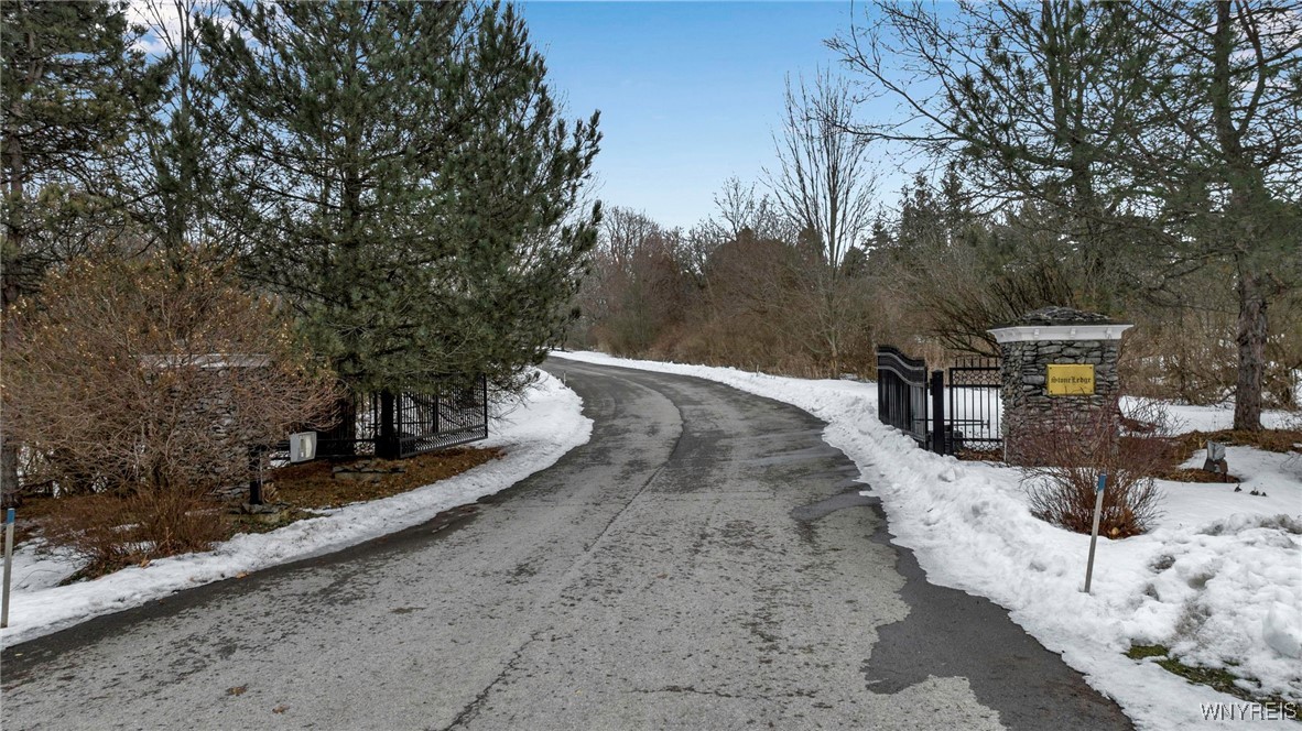 5121 Kraus Road