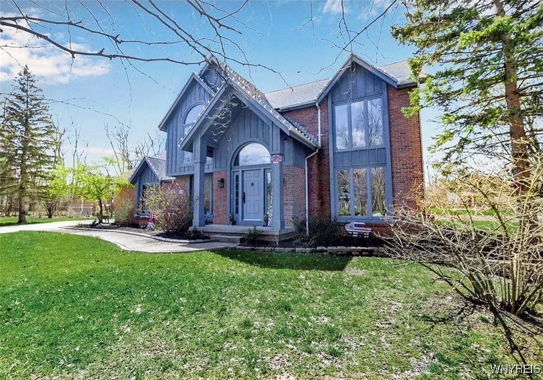 14 Buxton Court