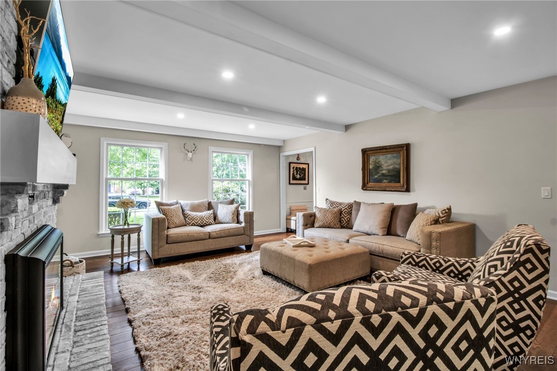 8125 Old Post Road West