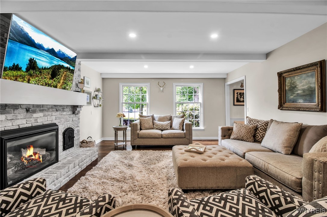 8125 Old Post Road West