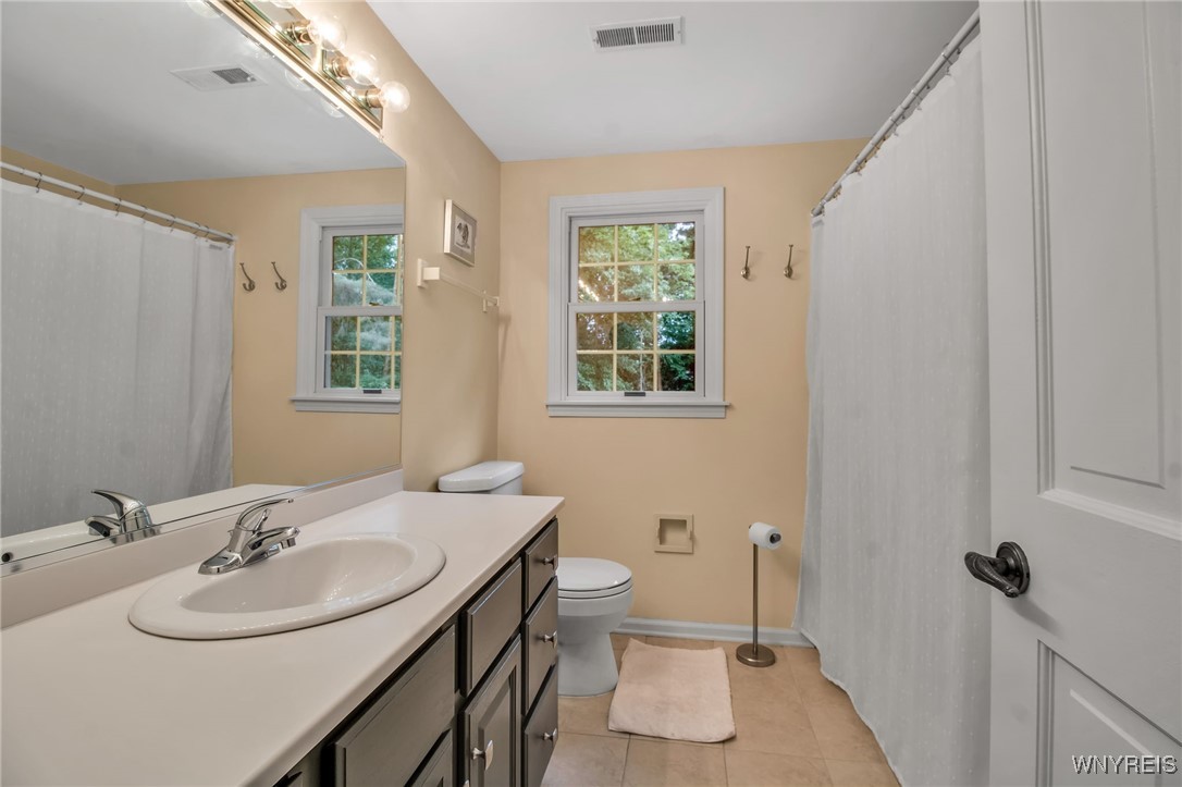 8125 Old Post Road West