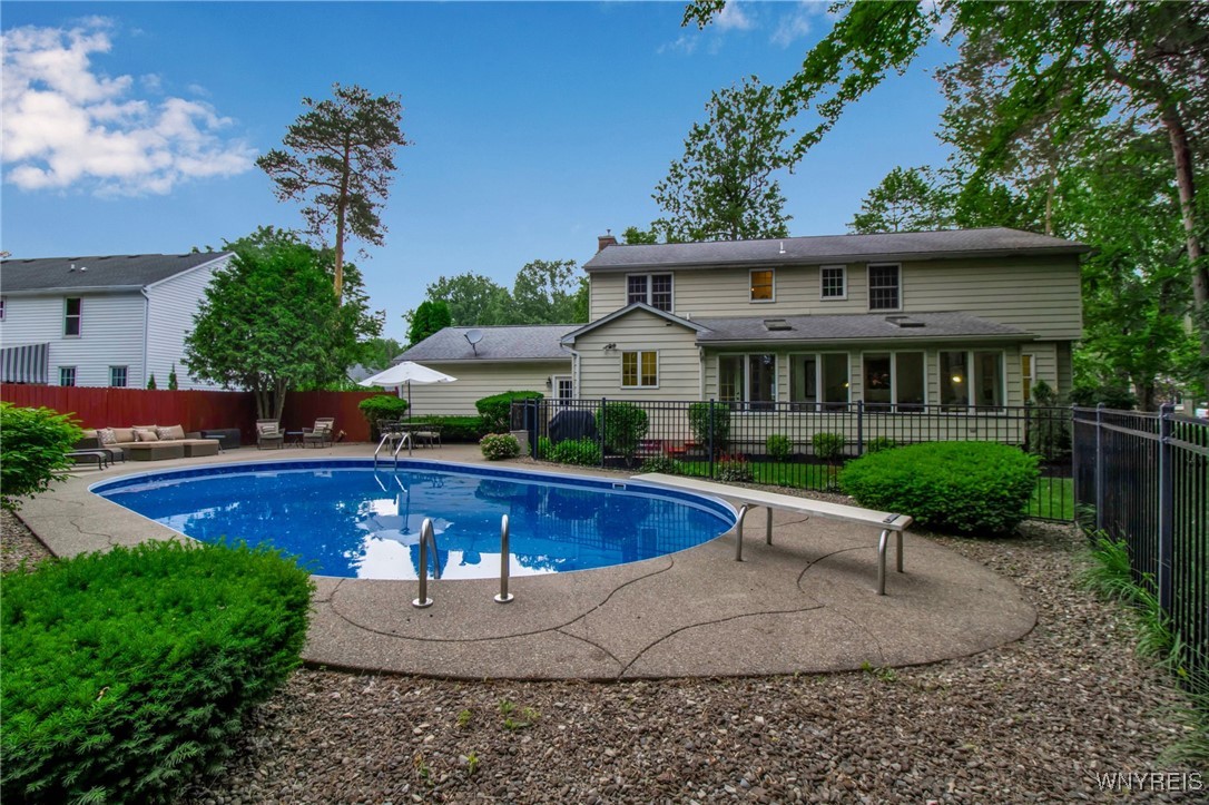 8125 Old Post Road West