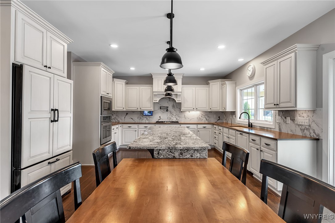 7261 Woodhaven Drive