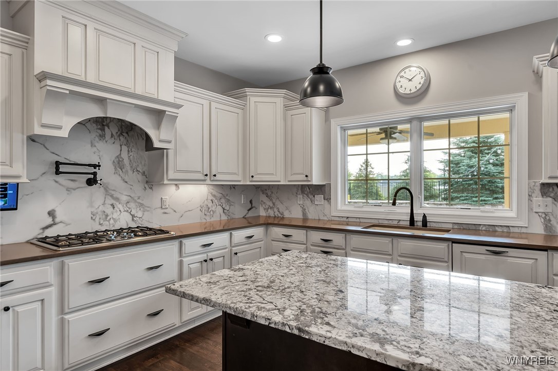 7261 Woodhaven Drive