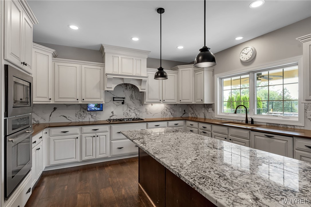 7261 Woodhaven Drive