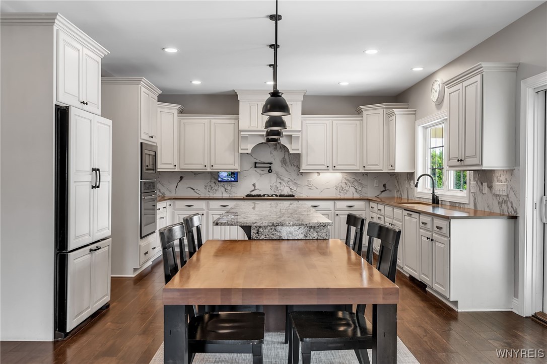 7261 Woodhaven Drive