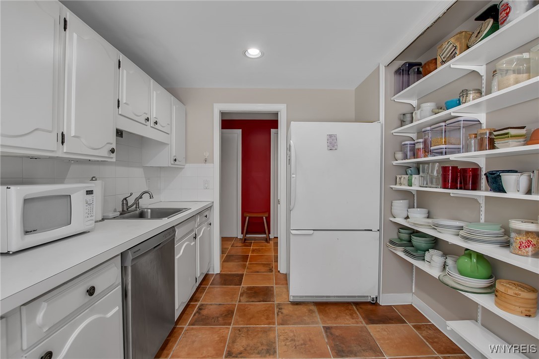 32 Bernhardt Drive 5