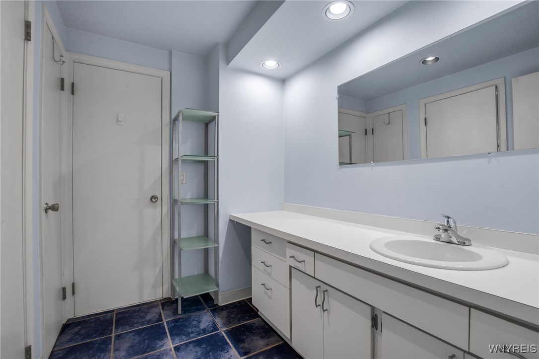 32 Bernhardt Drive 5