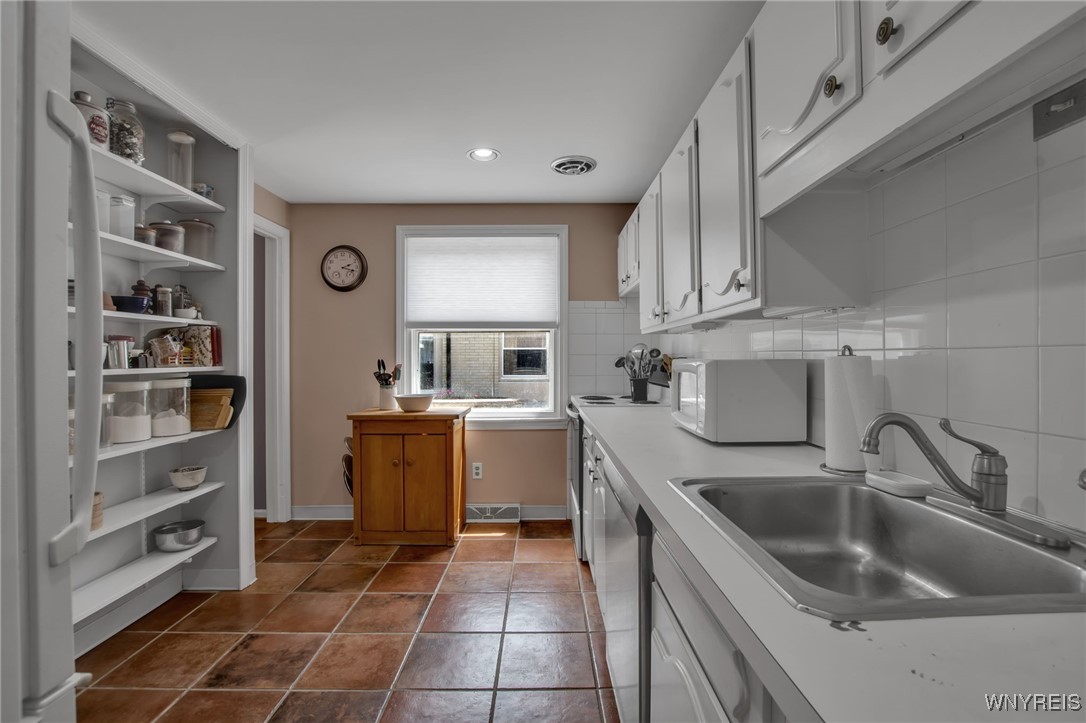 32 Bernhardt Drive 5