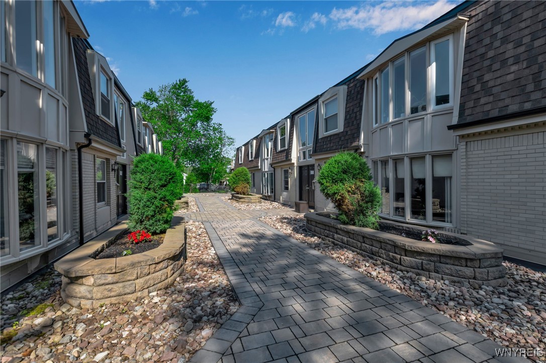 32 Bernhardt Drive 5