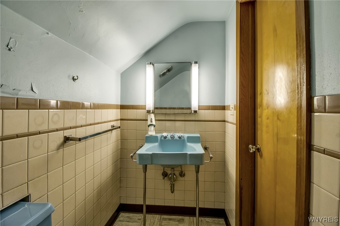 140 Farmingdale Road