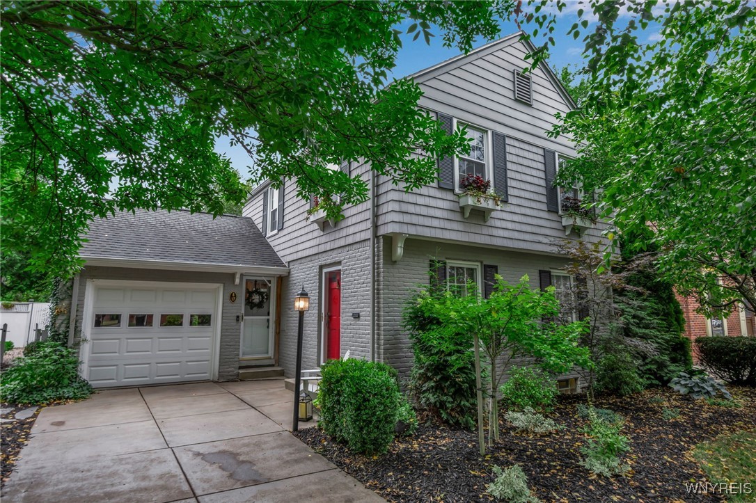 17 Danbury Lane