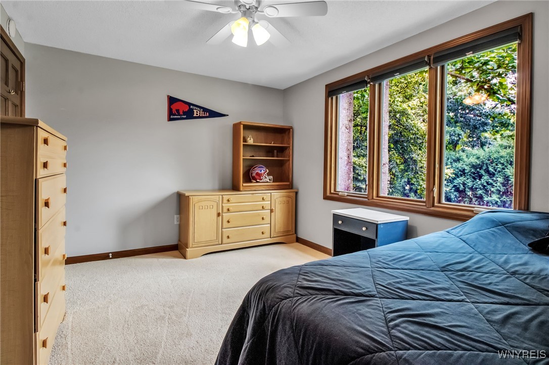 2 Silver Thorne Drive