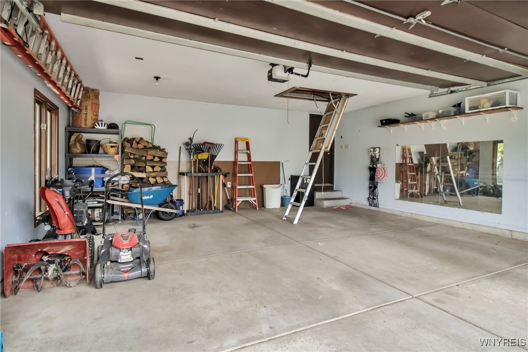 2 Silver Thorne Drive