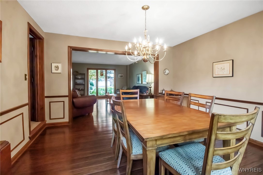 2 Silver Thorne Drive