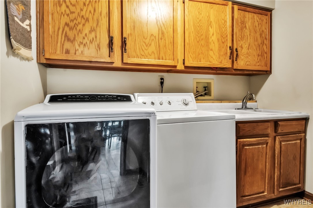 2 Silver Thorne Drive