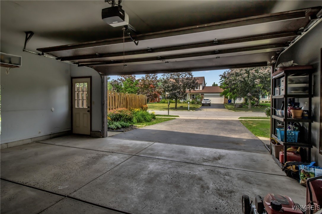 2 Silver Thorne Drive