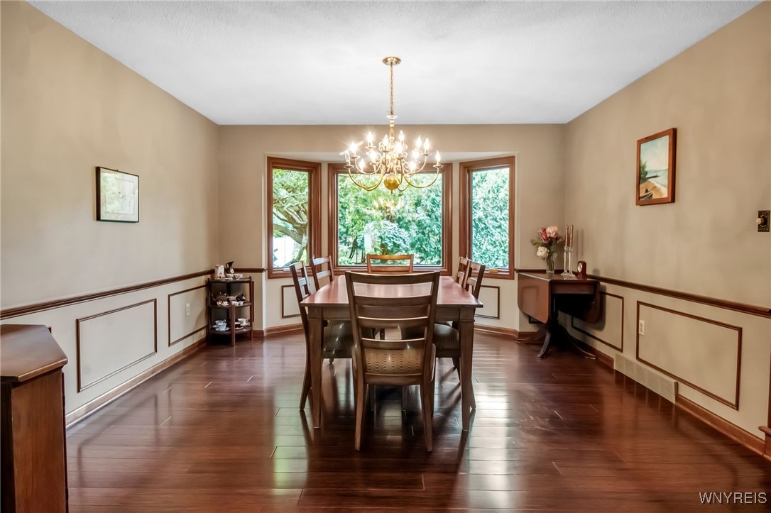 2 Silver Thorne Drive