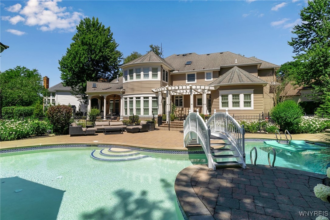 55 Contessa Court