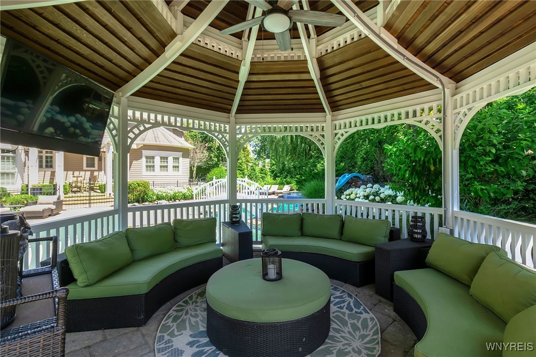55 Contessa Court