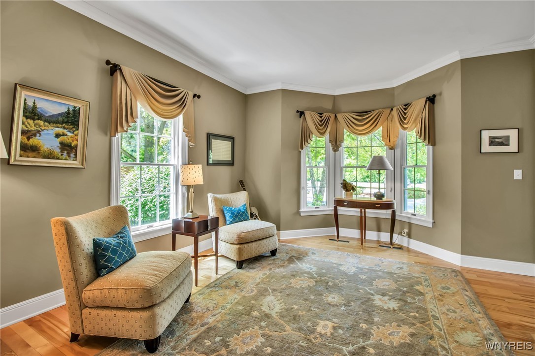 1 North Woodside Lane