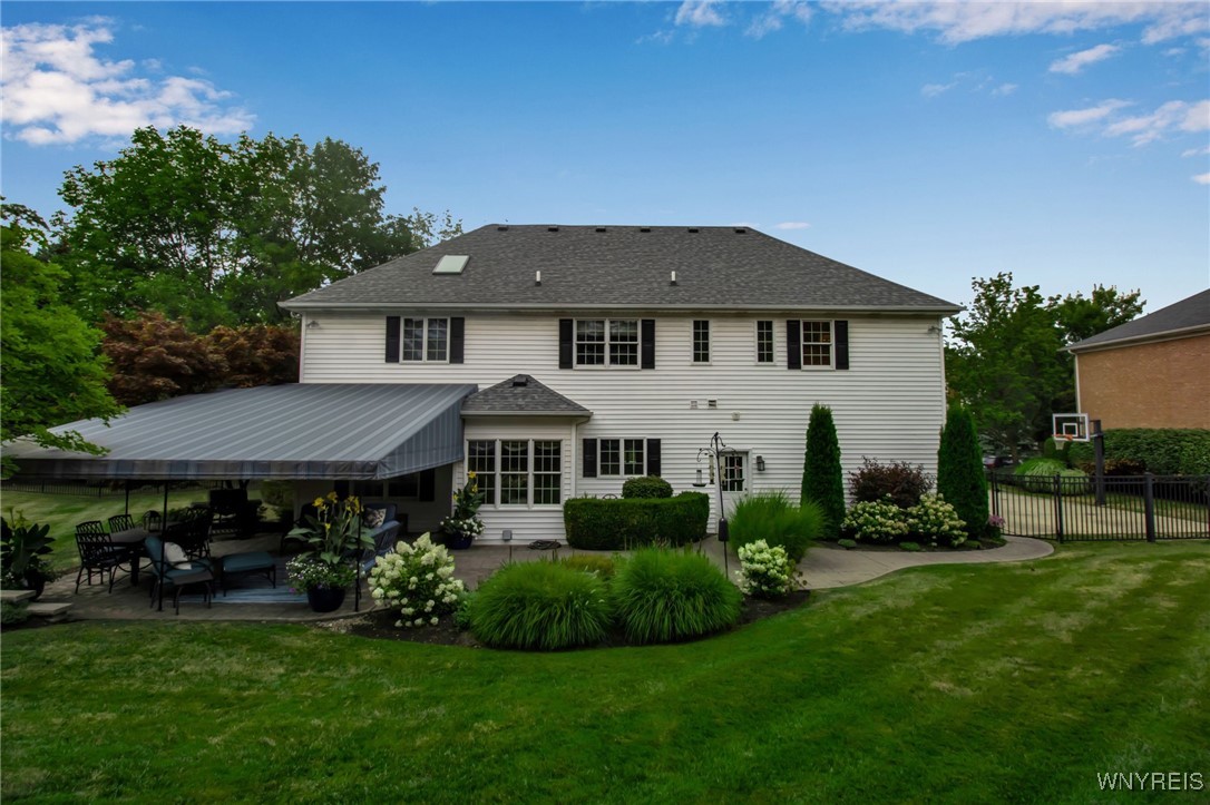 1 North Woodside Lane