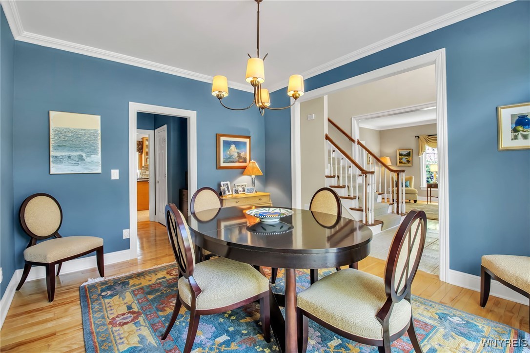 1 North Woodside Lane